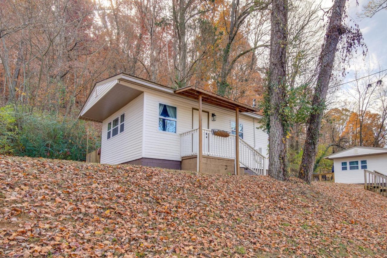 Cozy With Deck, Grill, Fire Pit! * Knoxville